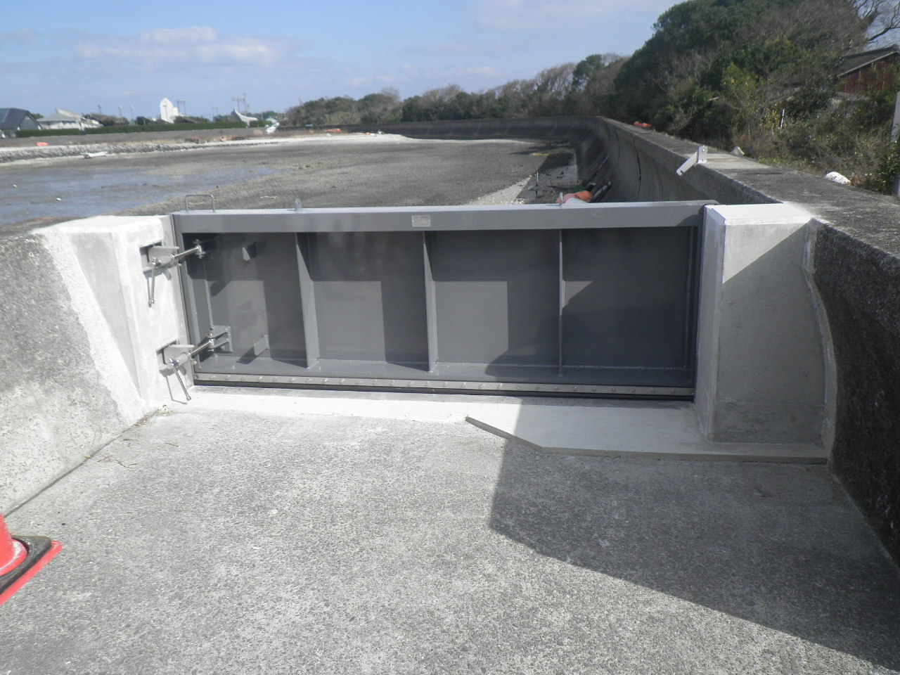 長崎県県北島原振興局<br />
雲仙市管内自然災害防止工事（開口部対策）<br />
2800×1000